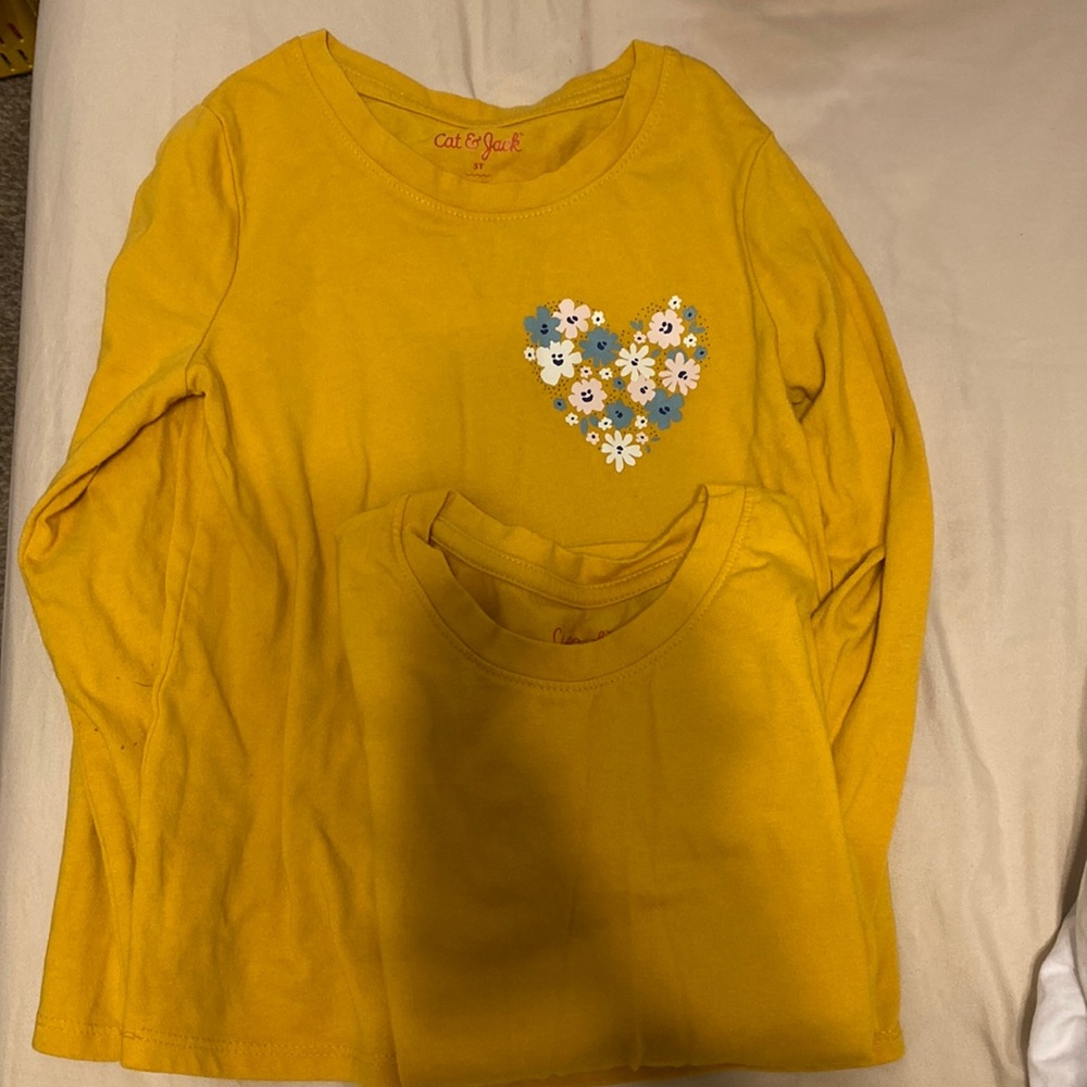2 long sleeve tees